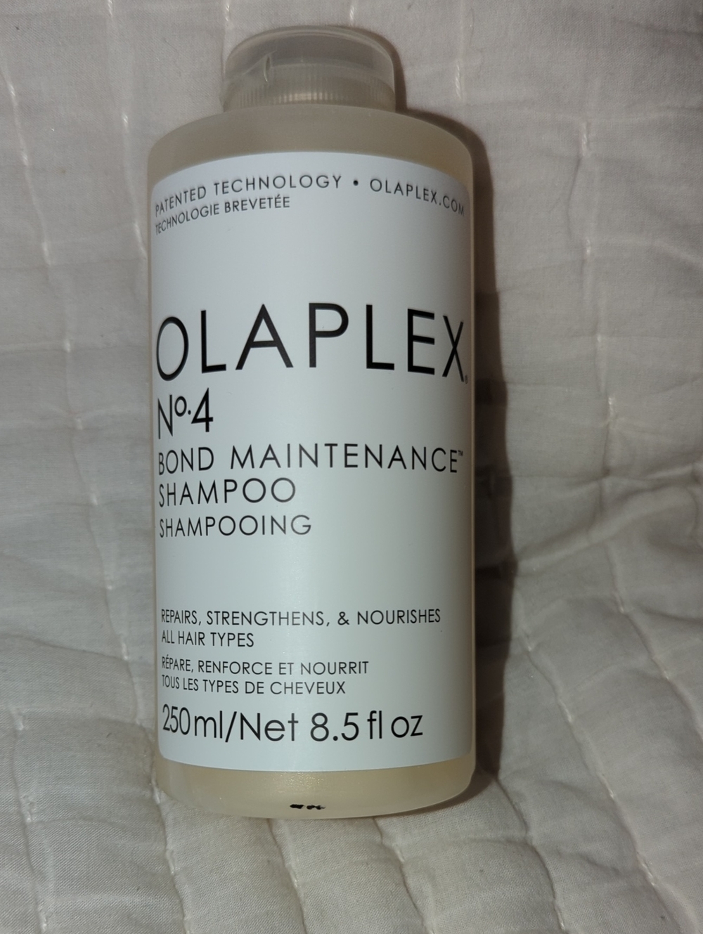 OLAPLEX No.4 Bond Maintenance Shampoo - White